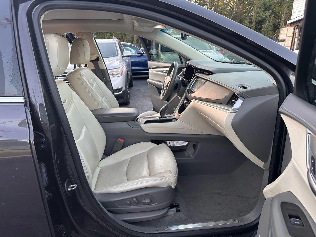 used 2017 Cadillac XT5 car, priced at $9,999