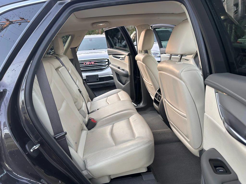 used 2017 Cadillac XT5 car, priced at $9,999