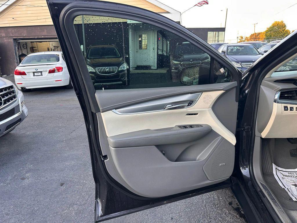 used 2017 Cadillac XT5 car, priced at $9,999