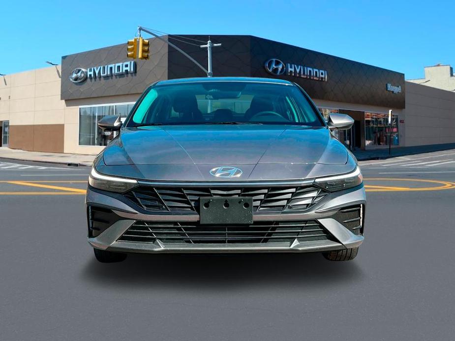 new 2024 Hyundai Elantra car, priced at $26,284