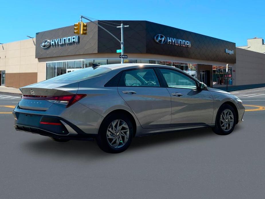 new 2024 Hyundai Elantra car, priced at $26,284