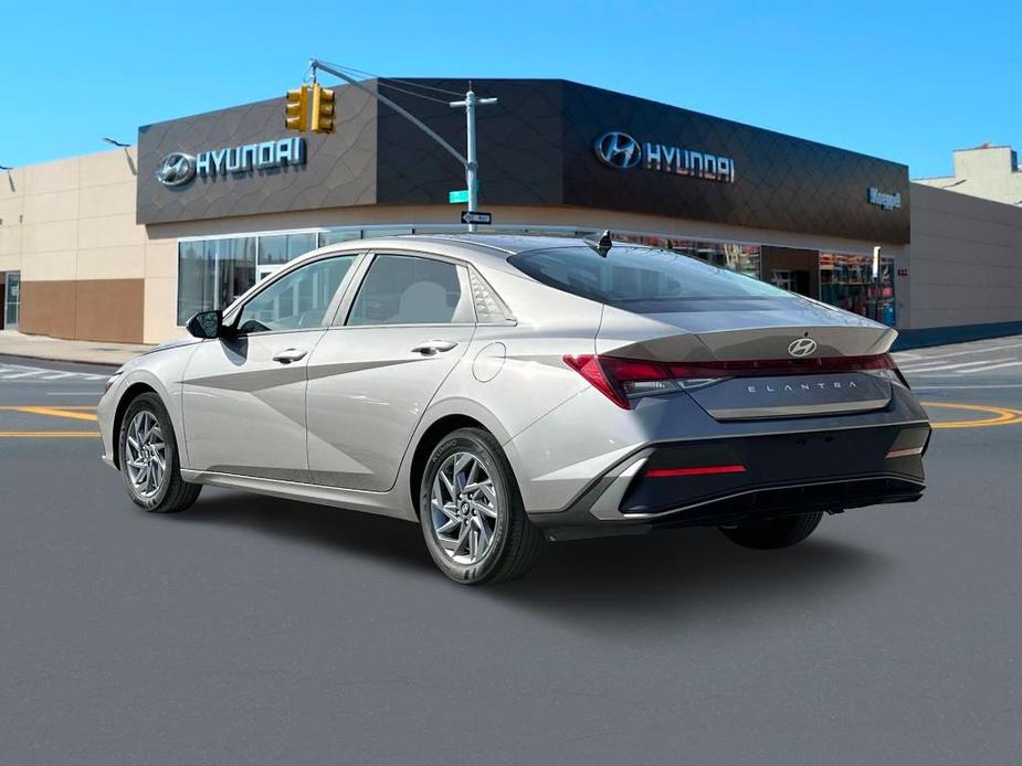 new 2024 Hyundai Elantra car, priced at $26,284