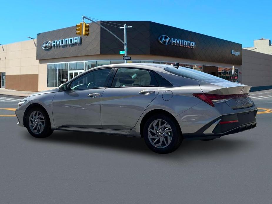 new 2025 Hyundai Elantra HEV car, priced at $28,131