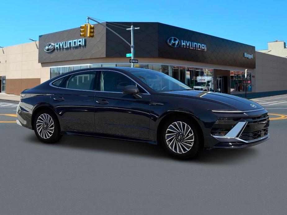 new 2025 Hyundai Sonata Hybrid car, priced at $38,299