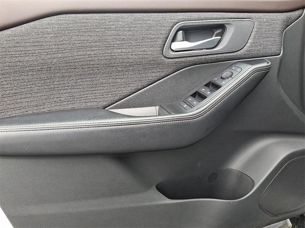 used 2022 Nissan Rogue car, priced at $18,499