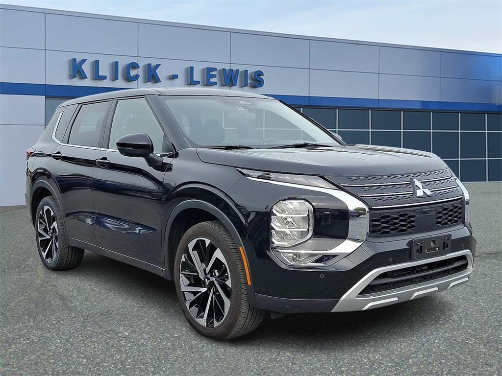 used 2024 Mitsubishi Outlander car, priced at $27,743