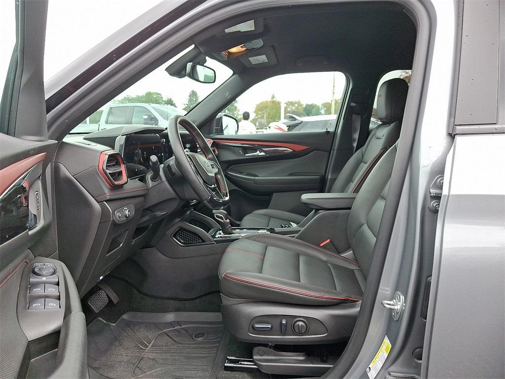 used 2025 Chevrolet TrailBlazer car, priced at $27,610