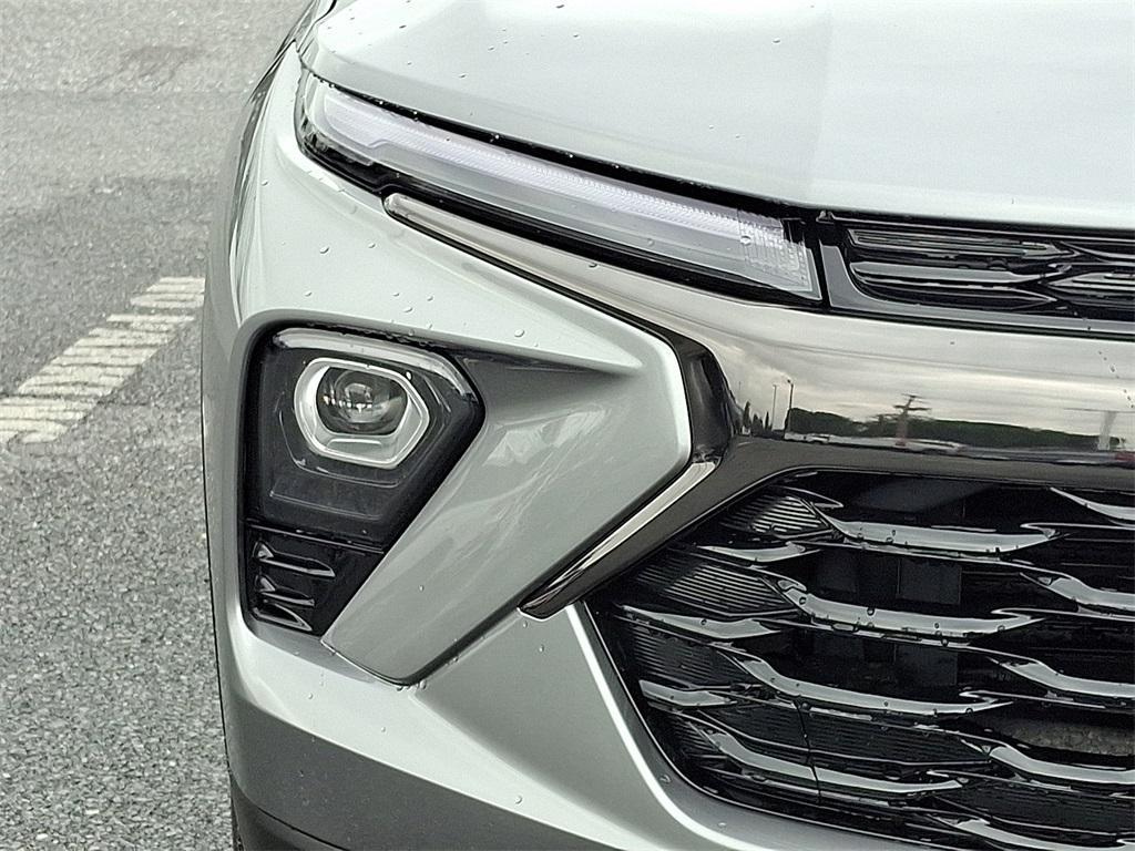 used 2025 Chevrolet TrailBlazer car, priced at $27,610