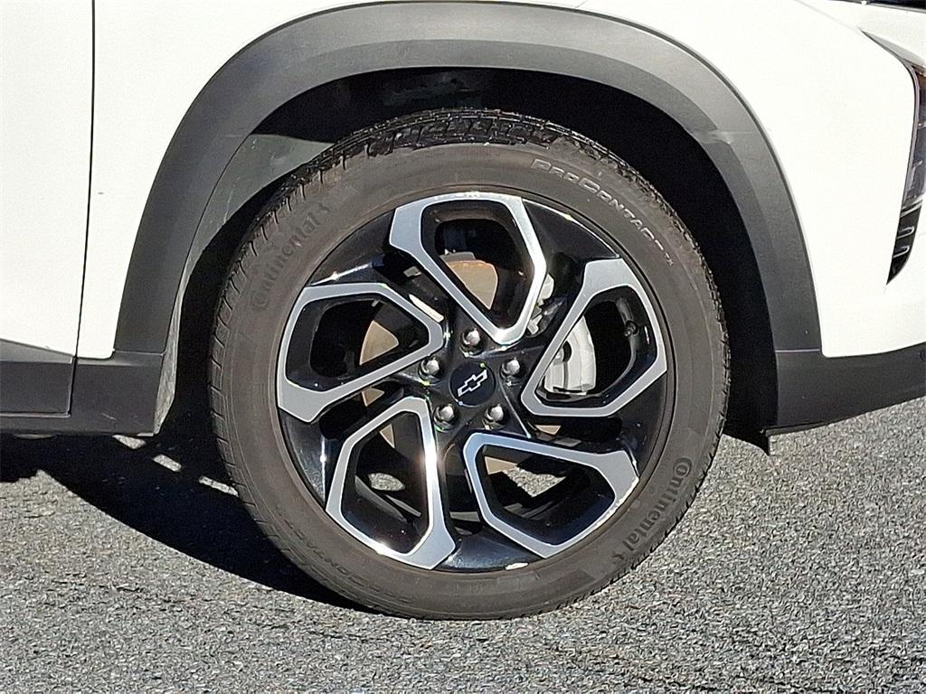 used 2025 Chevrolet Trax car, priced at $23,858