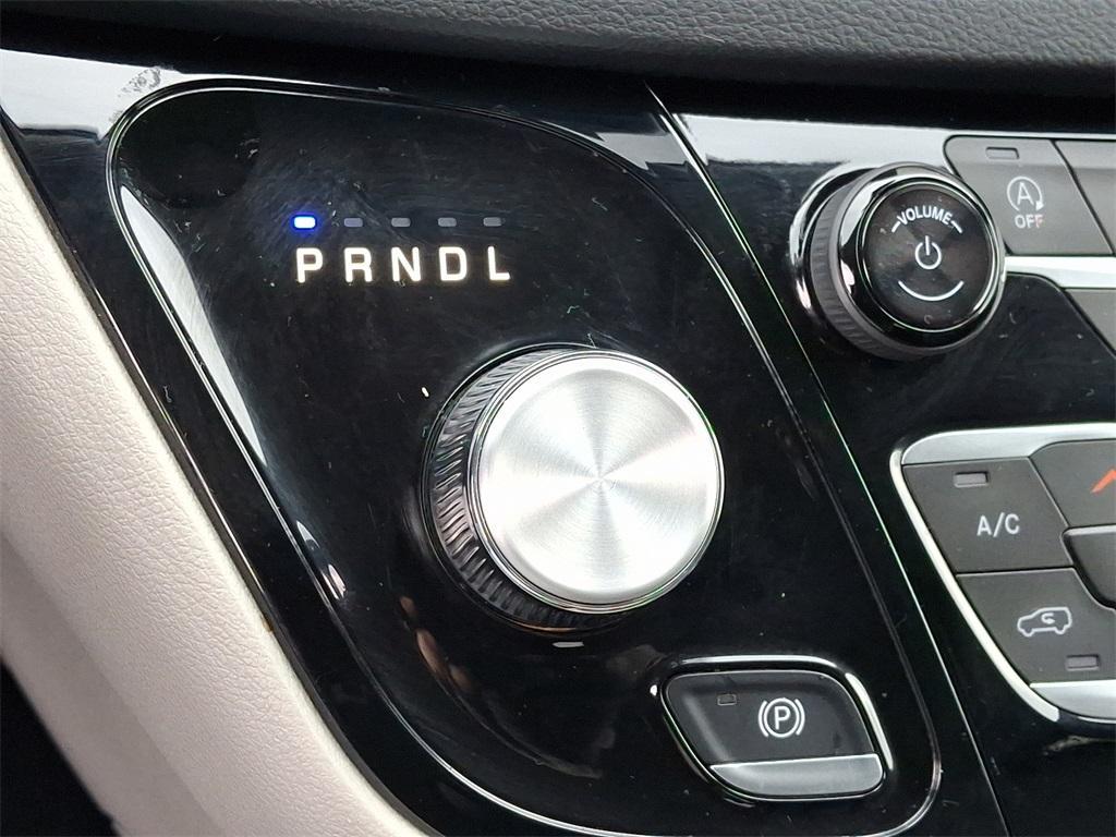 used 2024 Chrysler Pacifica car, priced at $39,995
