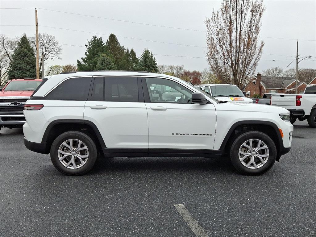 used 2022 Jeep Grand Cherokee car, priced at $29,995