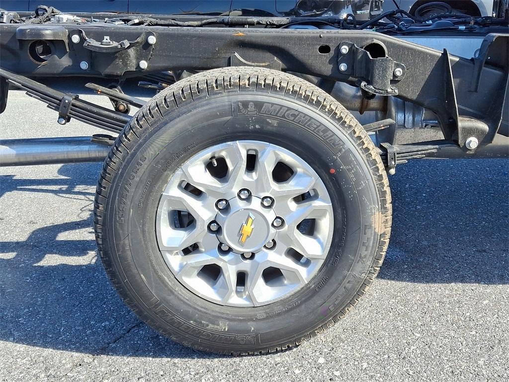 new 2025 Chevrolet Silverado 3500 car, priced at $60,523