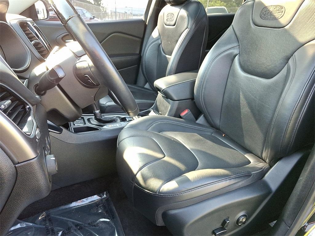 used 2019 Jeep Cherokee car, priced at $15,542