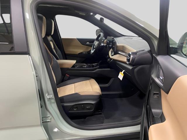 new 2025 Chevrolet Equinox car, priced at $39,375