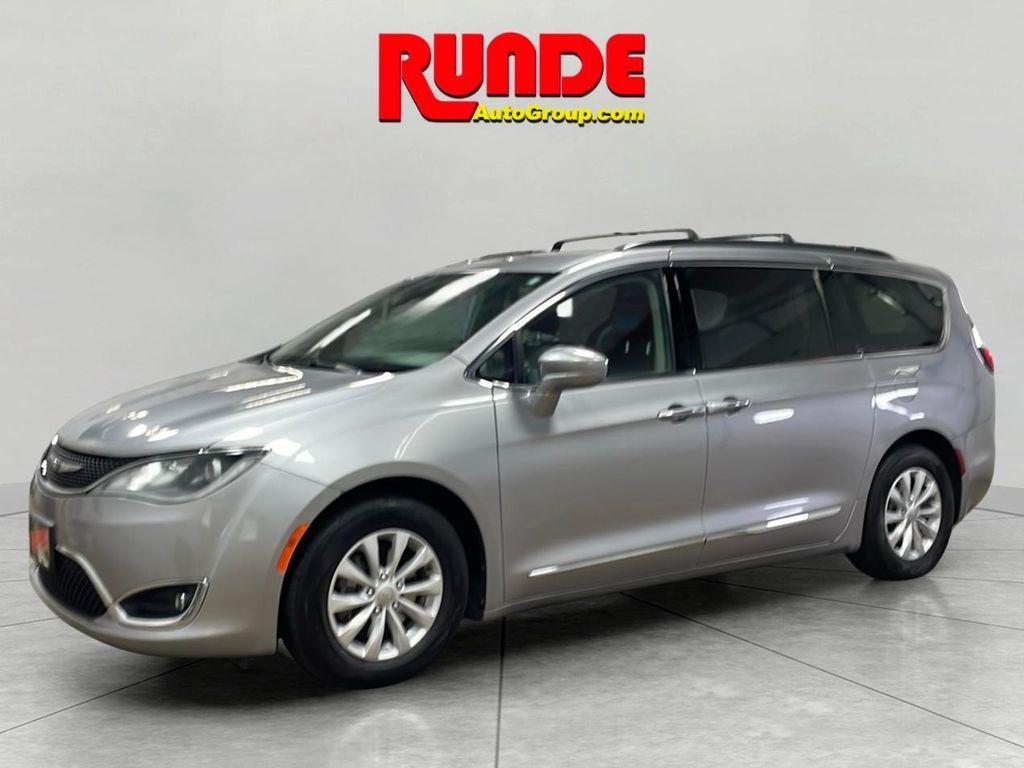 used 2017 Chrysler Pacifica car, priced at $8,870