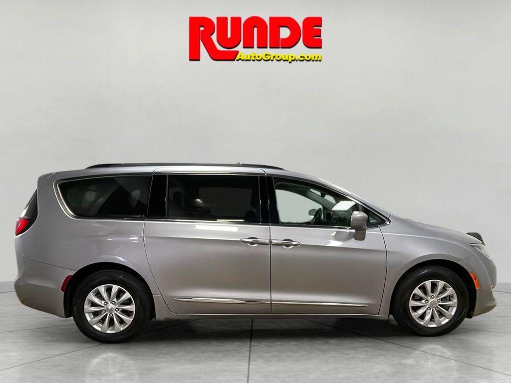 used 2017 Chrysler Pacifica car, priced at $8,870