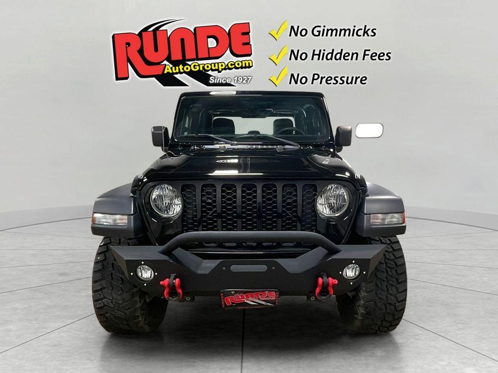 used 2023 Jeep Gladiator car, priced at $35,421