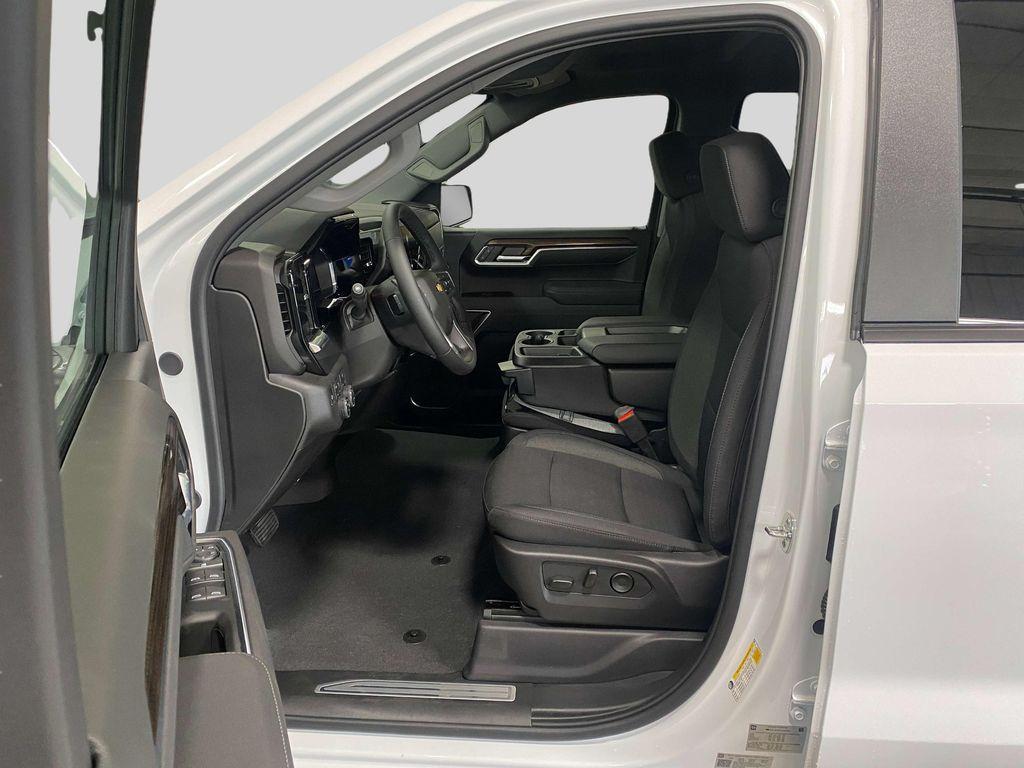 new 2025 Chevrolet Silverado 1500 car, priced at $57,320