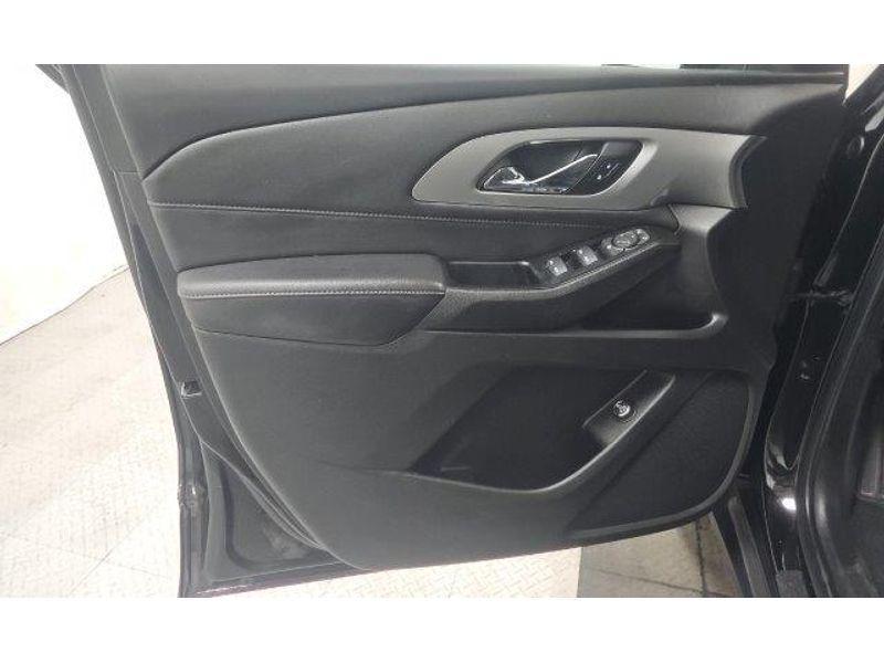used 2023 Chevrolet Traverse car, priced at $34,500
