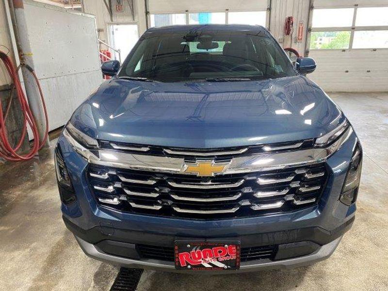 new 2026 Chevrolet Equinox car, priced at $33,890