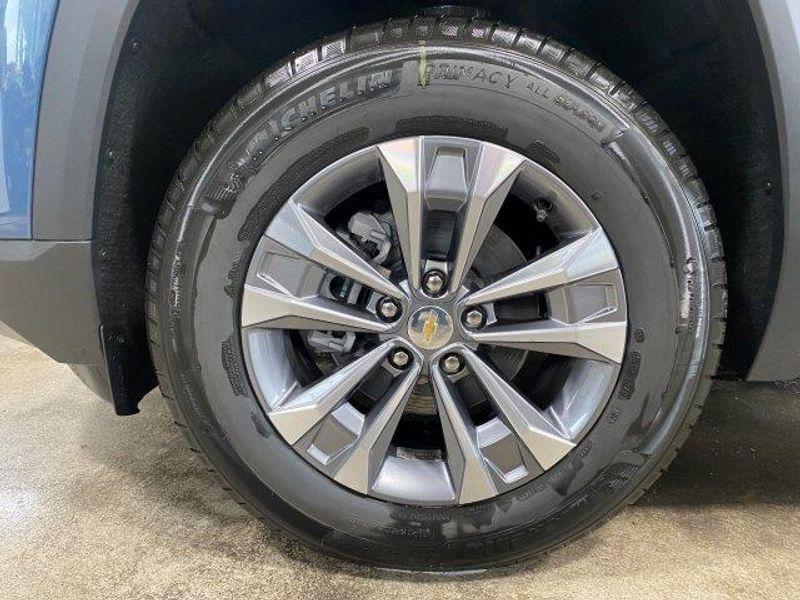 new 2026 Chevrolet Equinox car, priced at $33,890