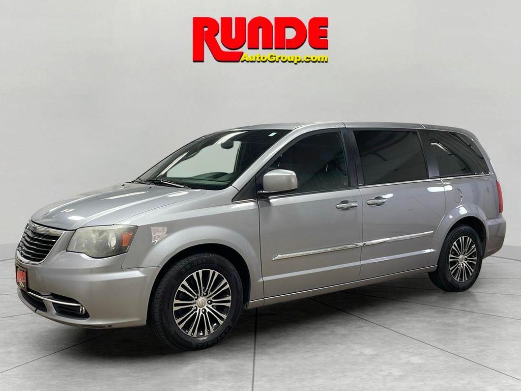 used 2014 Chrysler Town & Country car, priced at $7,840