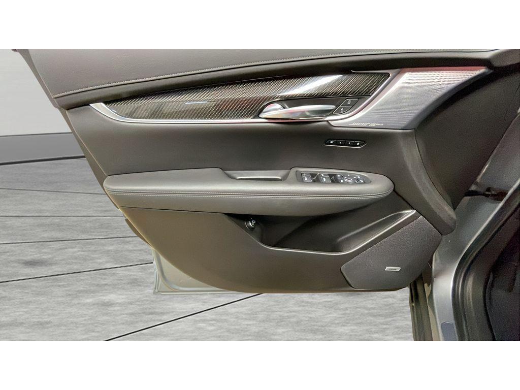 used 2023 Cadillac XT6 car, priced at $42,990