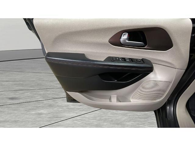 used 2017 Chrysler Pacifica car, priced at $15,490