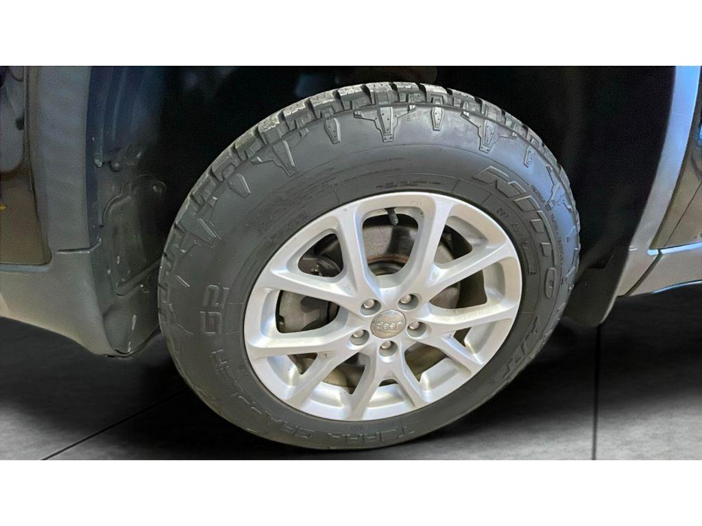 used 2014 Jeep Cherokee car, priced at $10,681