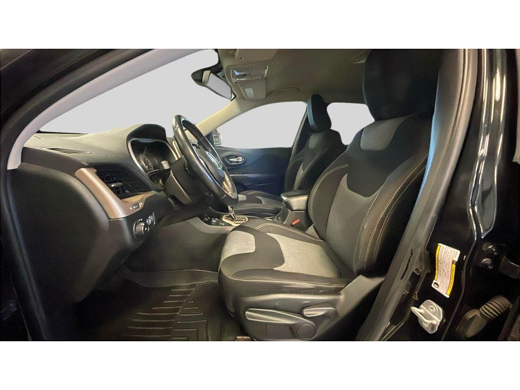 used 2014 Jeep Cherokee car, priced at $10,681