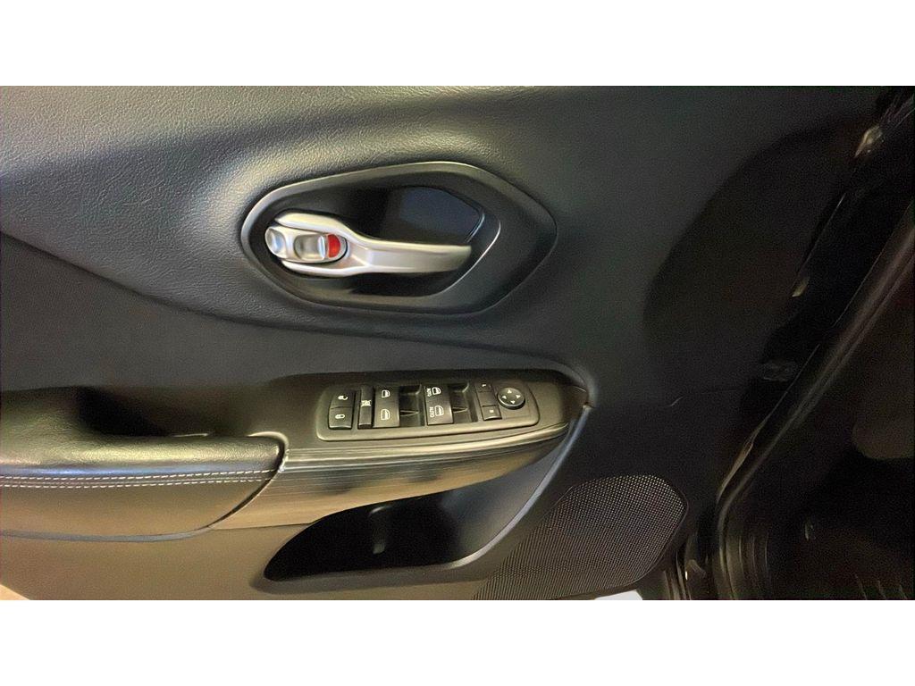 used 2014 Jeep Cherokee car, priced at $10,681