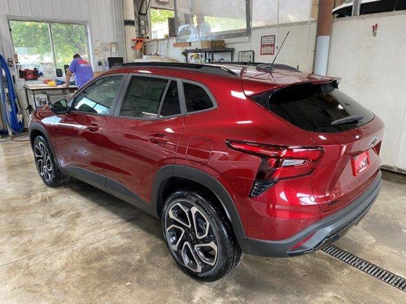 new 2025 Chevrolet Trax car, priced at $27,085