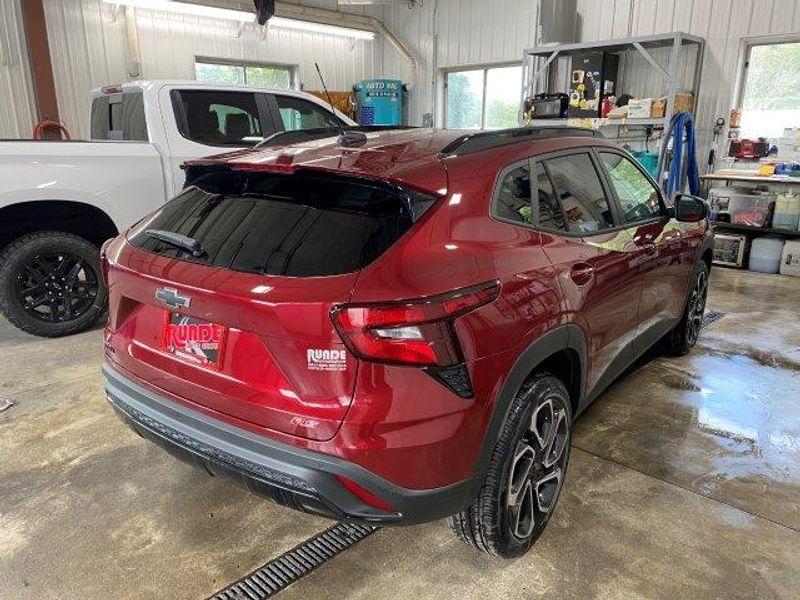 new 2025 Chevrolet Trax car, priced at $27,085