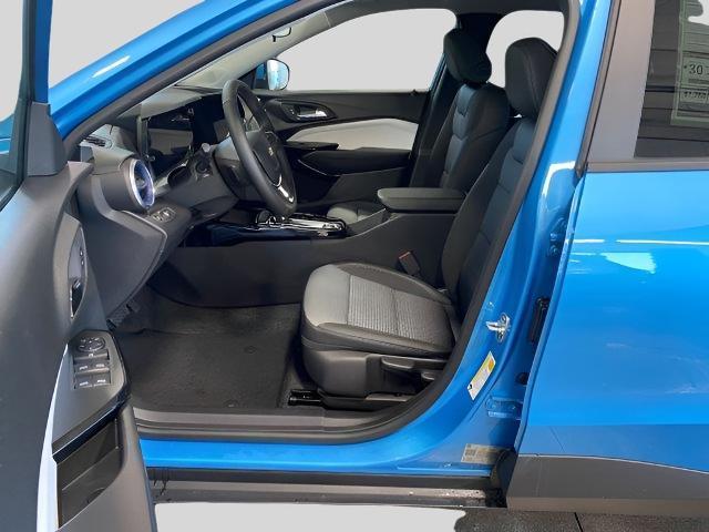 new 2025 Chevrolet Trax car, priced at $25,130