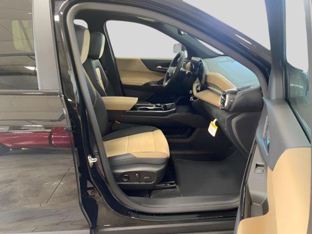 new 2025 Chevrolet Equinox car, priced at $40,125