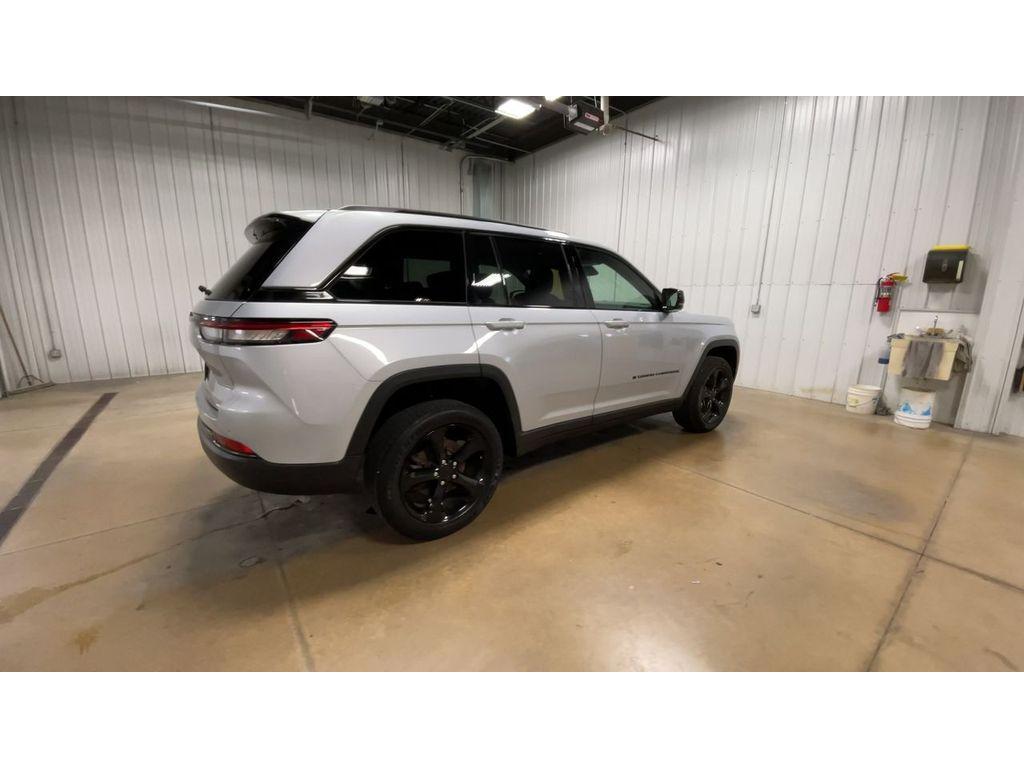 used 2024 Jeep Grand Cherokee car, priced at $37,450