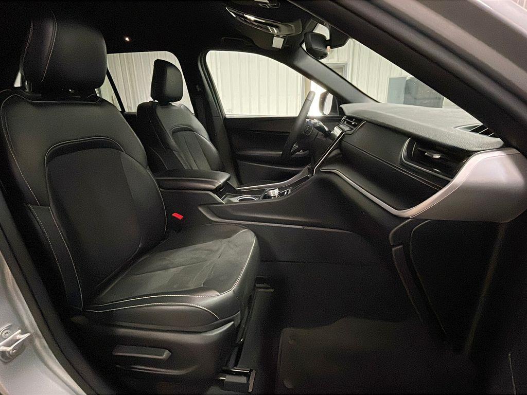 used 2024 Jeep Grand Cherokee car, priced at $37,741