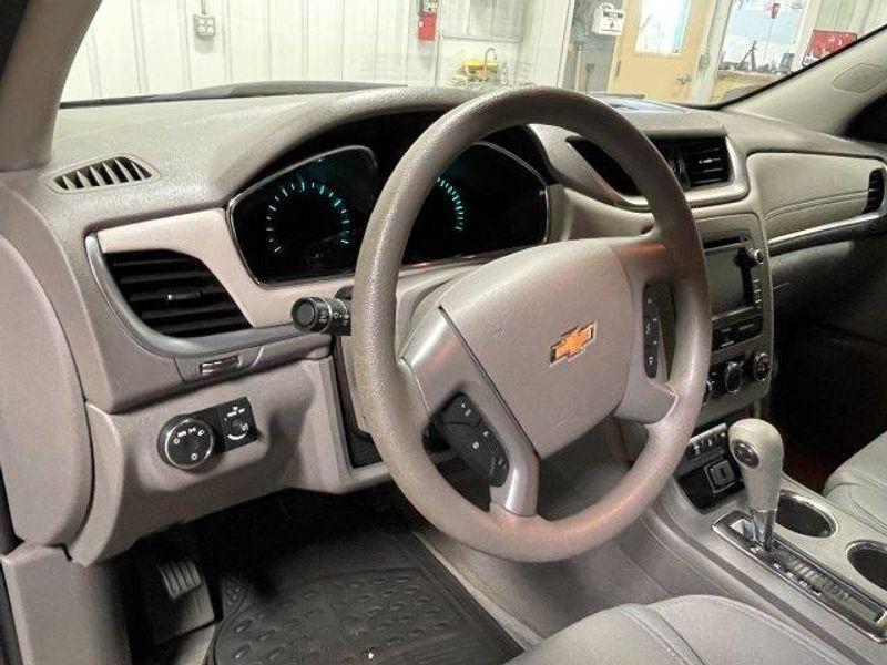 used 2015 Chevrolet Traverse car, priced at $9,744