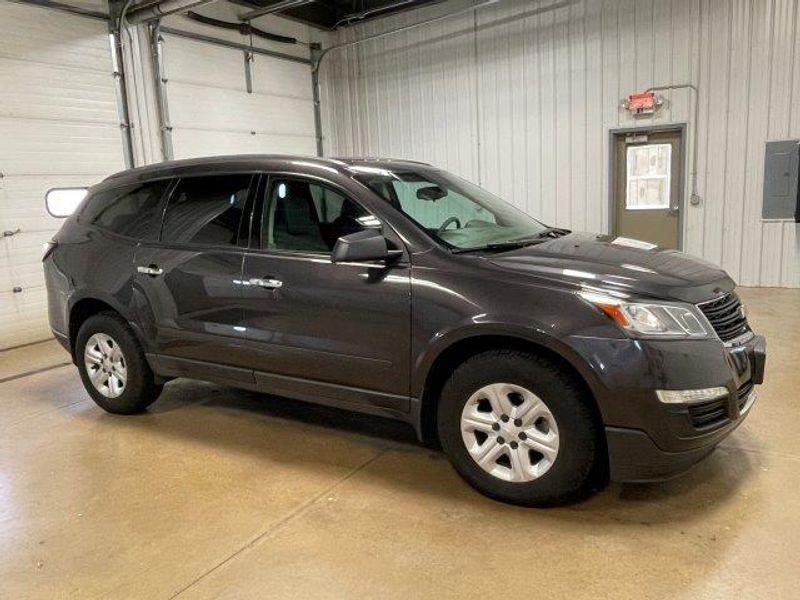 used 2015 Chevrolet Traverse car, priced at $9,744