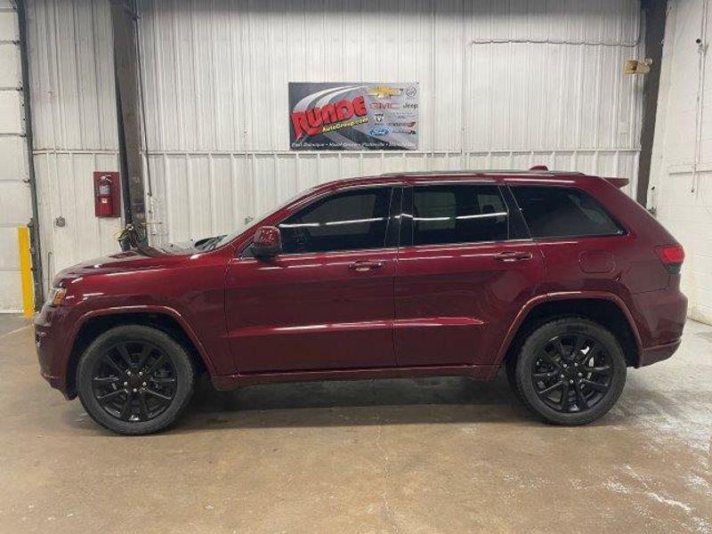 used 2017 Jeep Grand Cherokee car, priced at $15,373