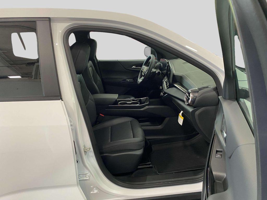 new 2026 Chevrolet Equinox car, priced at $33,795