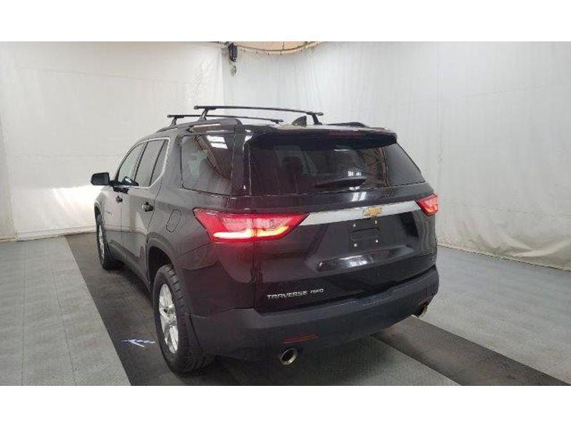 used 2021 Chevrolet Traverse car, priced at $27,990