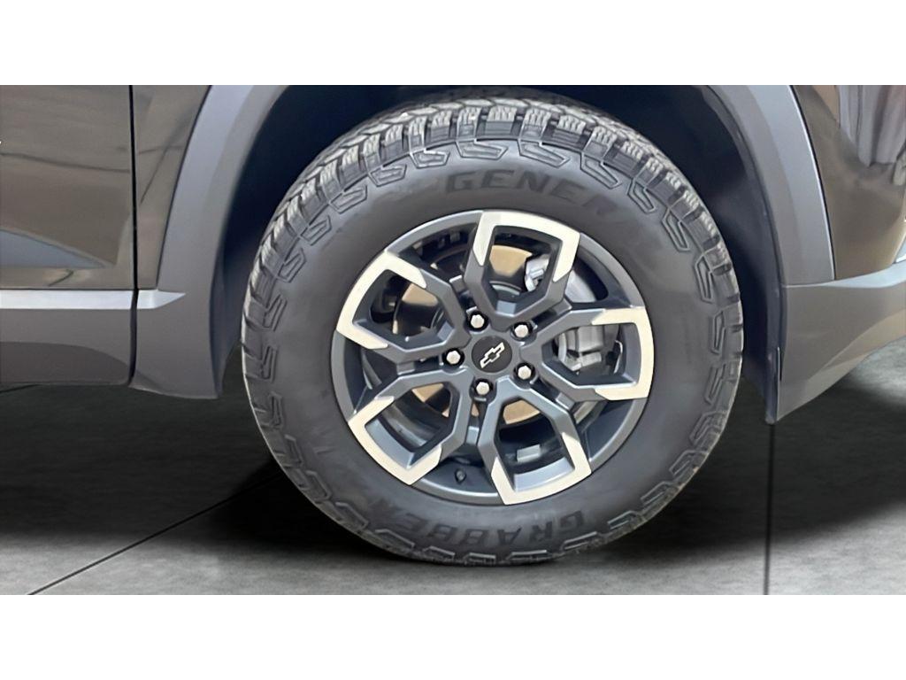 used 2025 Chevrolet Equinox car, priced at $31,441