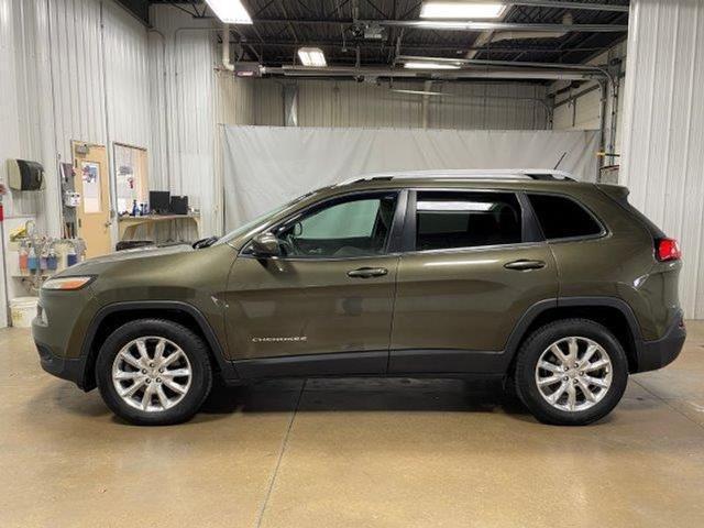 used 2015 Jeep Cherokee car, priced at $11,492