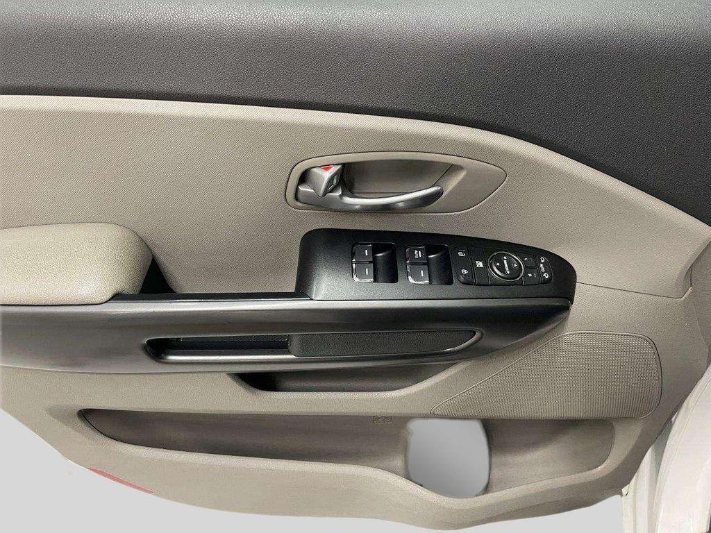 used 2016 Kia Sedona car, priced at $9,980