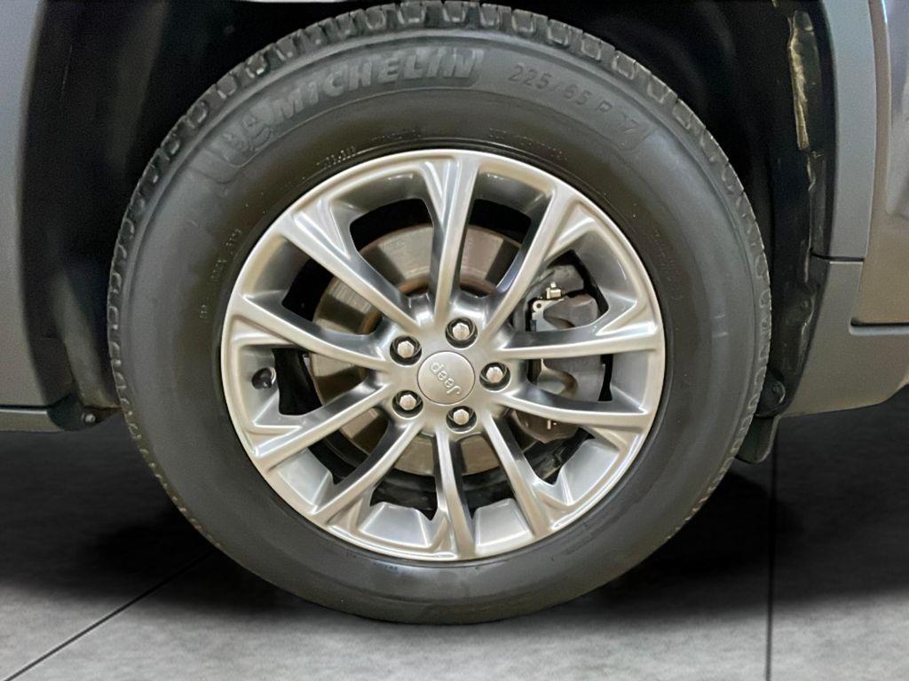 used 2020 Jeep Cherokee car, priced at $18,541