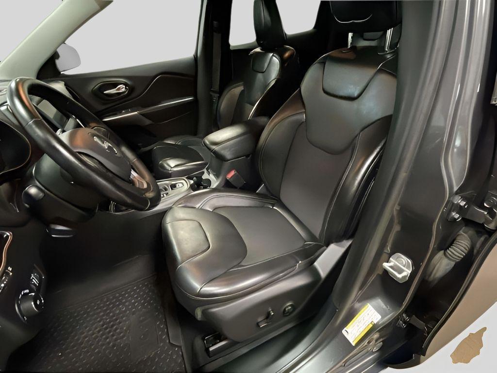 used 2020 Jeep Cherokee car, priced at $18,541