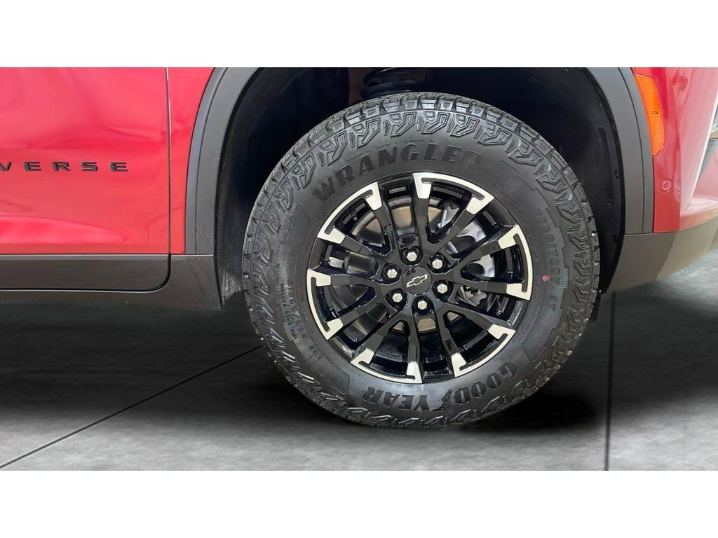 used 2024 Chevrolet Traverse car, priced at $48,991