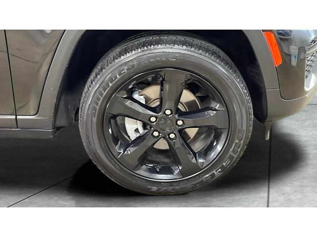 used 2024 Jeep Grand Cherokee car, priced at $38,550