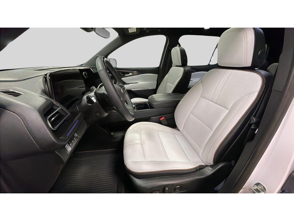 used 2025 Chevrolet Traverse car, priced at $51,990